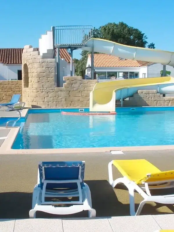camping avec piscine chaufée tranche